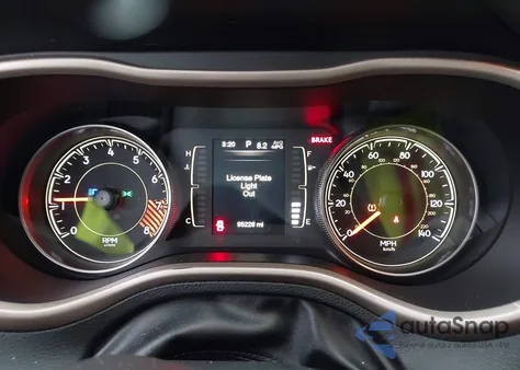 2015 Jeep Cherokee Latitude z USA, uszkodzony, nr VIN 1C4PJMCS2FW538172